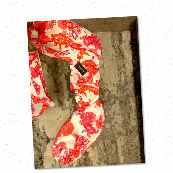 2 piece matching pink and white too and bottom set - Picture 2 of 3